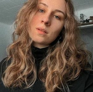 Meet your Posher, Danica